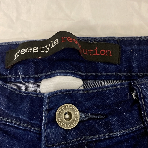 Brand New | Freestyle Revolution | Distressed Skinny Jeans | Size: 11 - Picture 3 of 4
